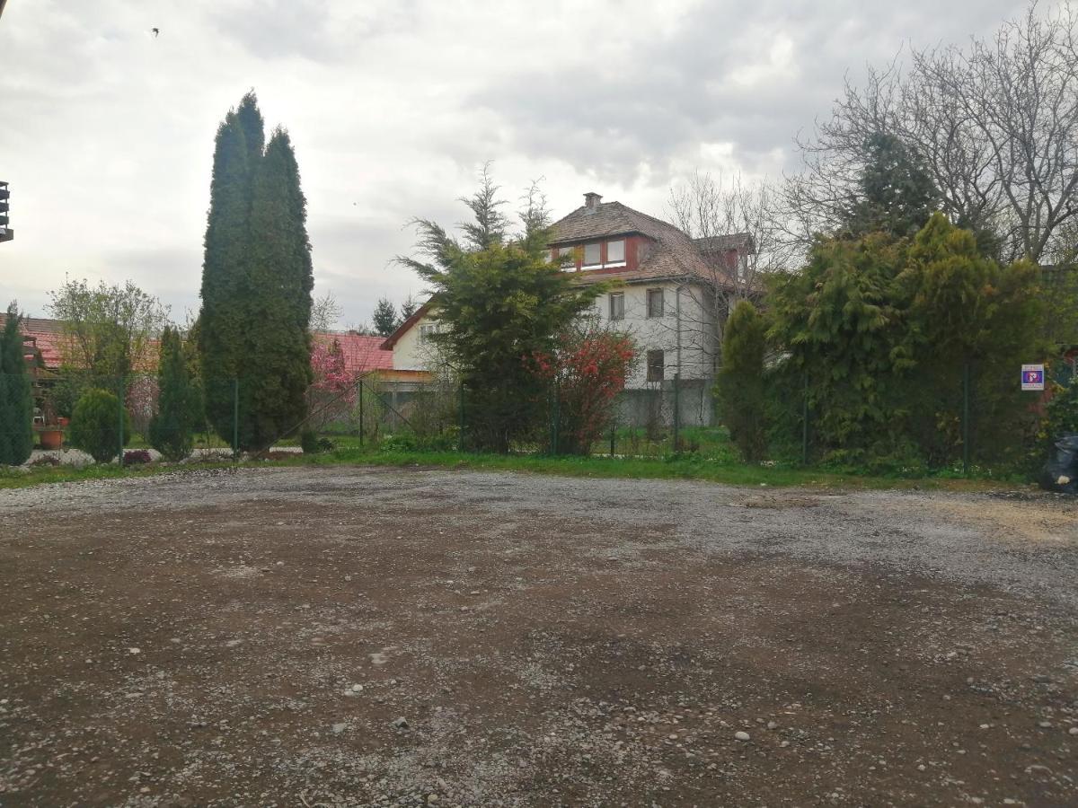 דירות אודורהיו סקוייסק Lotus Apartman מראה חיצוני תמונה