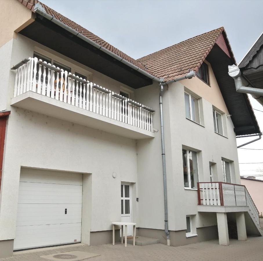 דירות אודורהיו סקוייסק Lotus Apartman מראה חיצוני תמונה